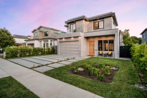 Exterior shot of a Modern New Construction Home in Los Angeles.